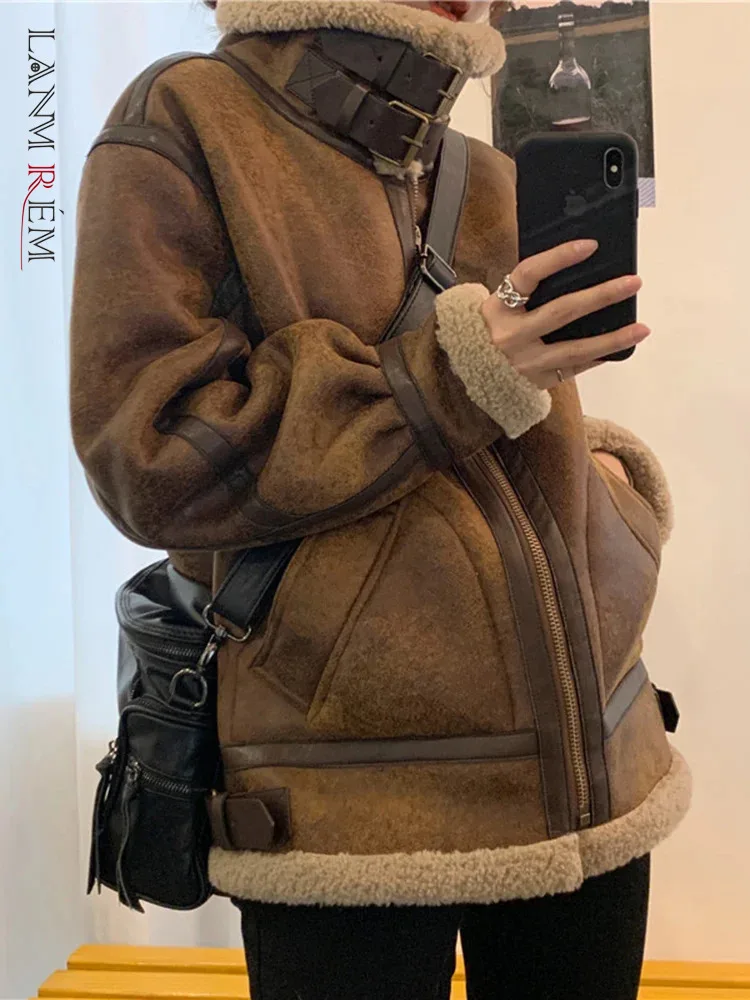 LANMREM Vintage Lamb Fur Winter Coat Women Belt Spliced Collar Design Zipper Slim Warm Jackets Fashion 2024 New Clothing 2VV112