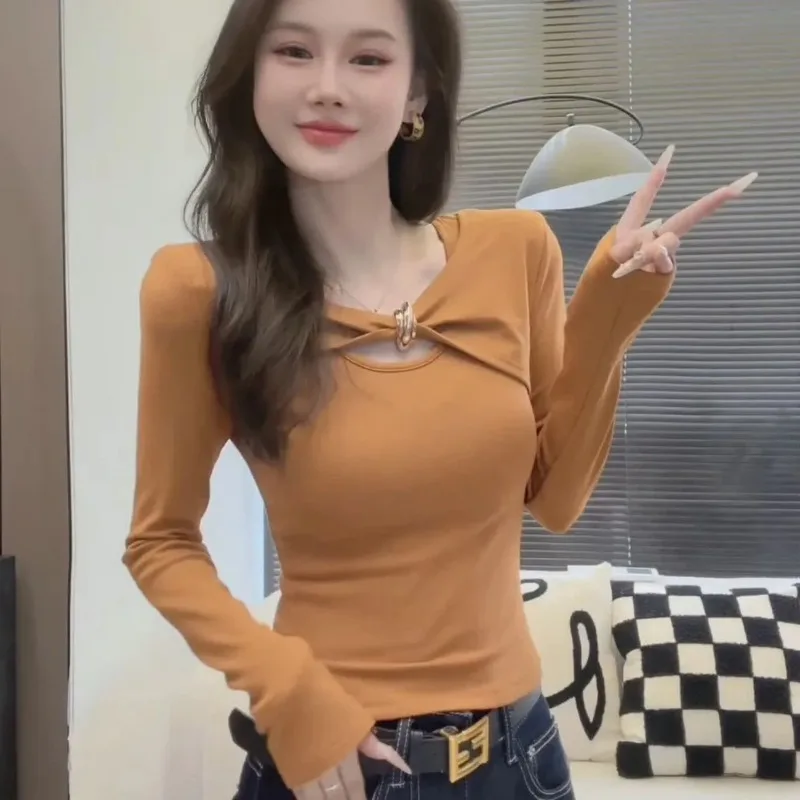 

Women Clothes Autumn Winter Fashion Simplicity Hollow Out Solid Color O-neck Female Temperament Warm Soft Bottoming Shirt Tops