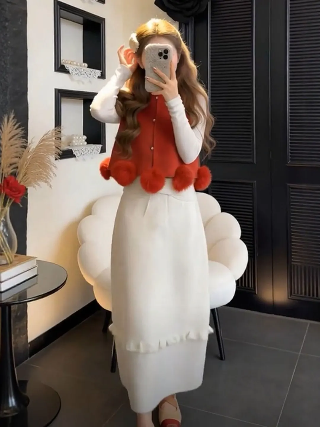 

Модный красный комплект из топа-жилетки и юбки-фонарика, весна 2026, омолаживающий силуэтный ансамбль для женщин, повседневная одежда