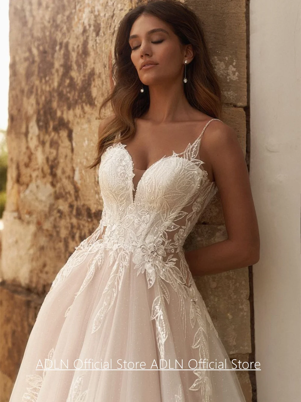 Abiti da sposa caldi Cinghie per spaghetti personalizzate Scollo a V Backless Scintillanti Paillettes Applique Sweep Train Abiti da sposa