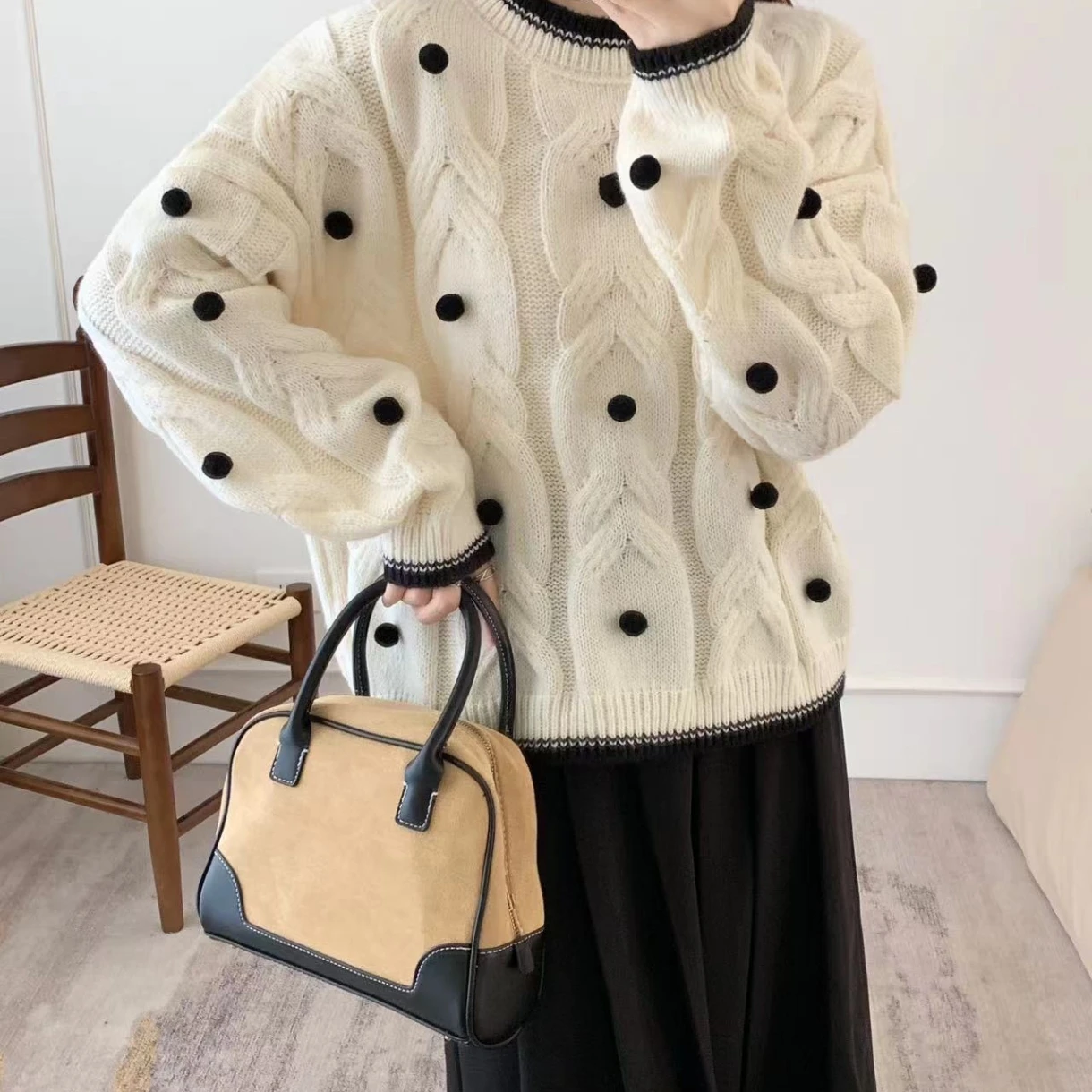 

Мягкий уютный вязаный свитер на осень-зиму Cisas Design Sense 3D Ball Twist Yarn круглый Ne Свободный крой с застежкой на одной пуговице