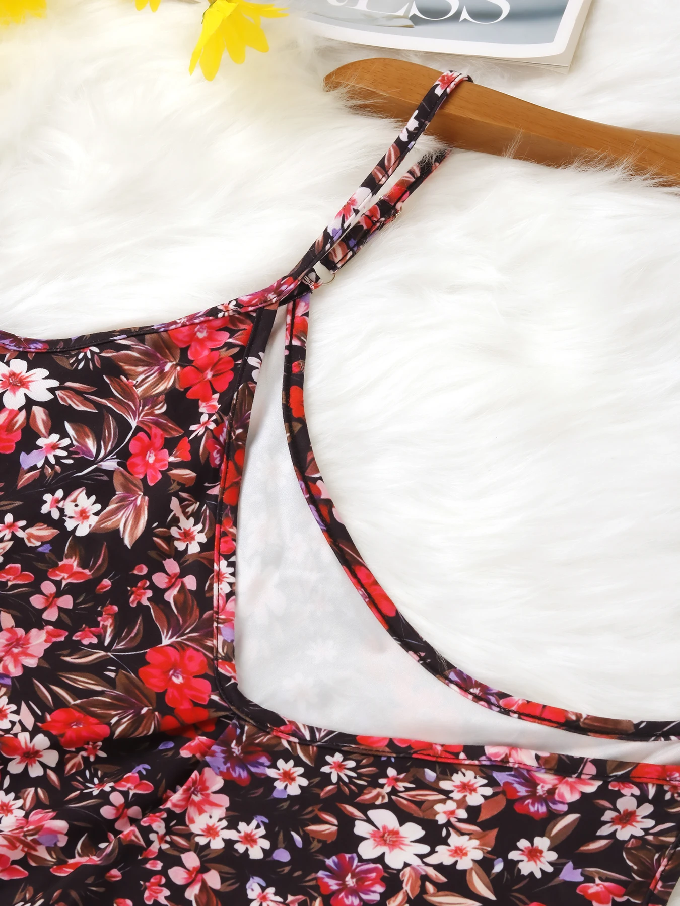 Plus Size Floral Print Sleeveless V-Neck Top Comfortable and Stylish Summer Tank Top for Women
