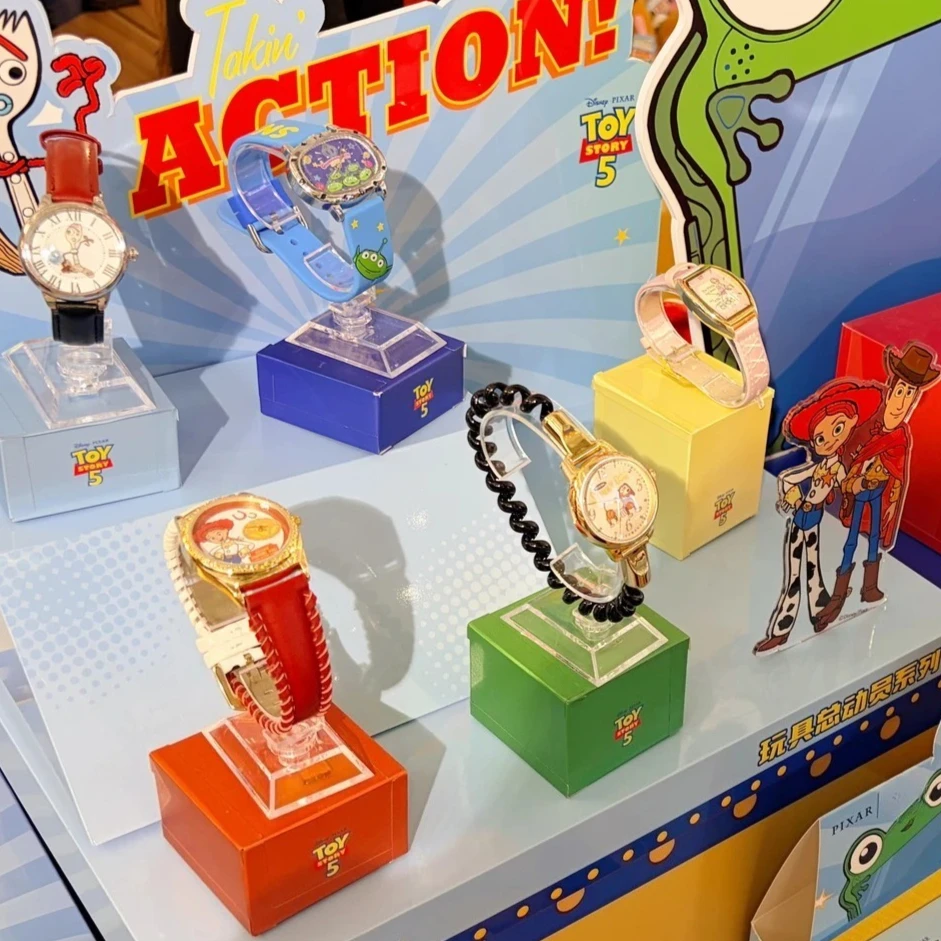 Nuevo Set de Regalo de Juguetes Sorpresa de Toy Story 5: Reloj, Collar y Caja Misteriosa con Personajes como Alien, Buzz Lightyear, Jessie, Woody, Lilypad y Slinky Dog