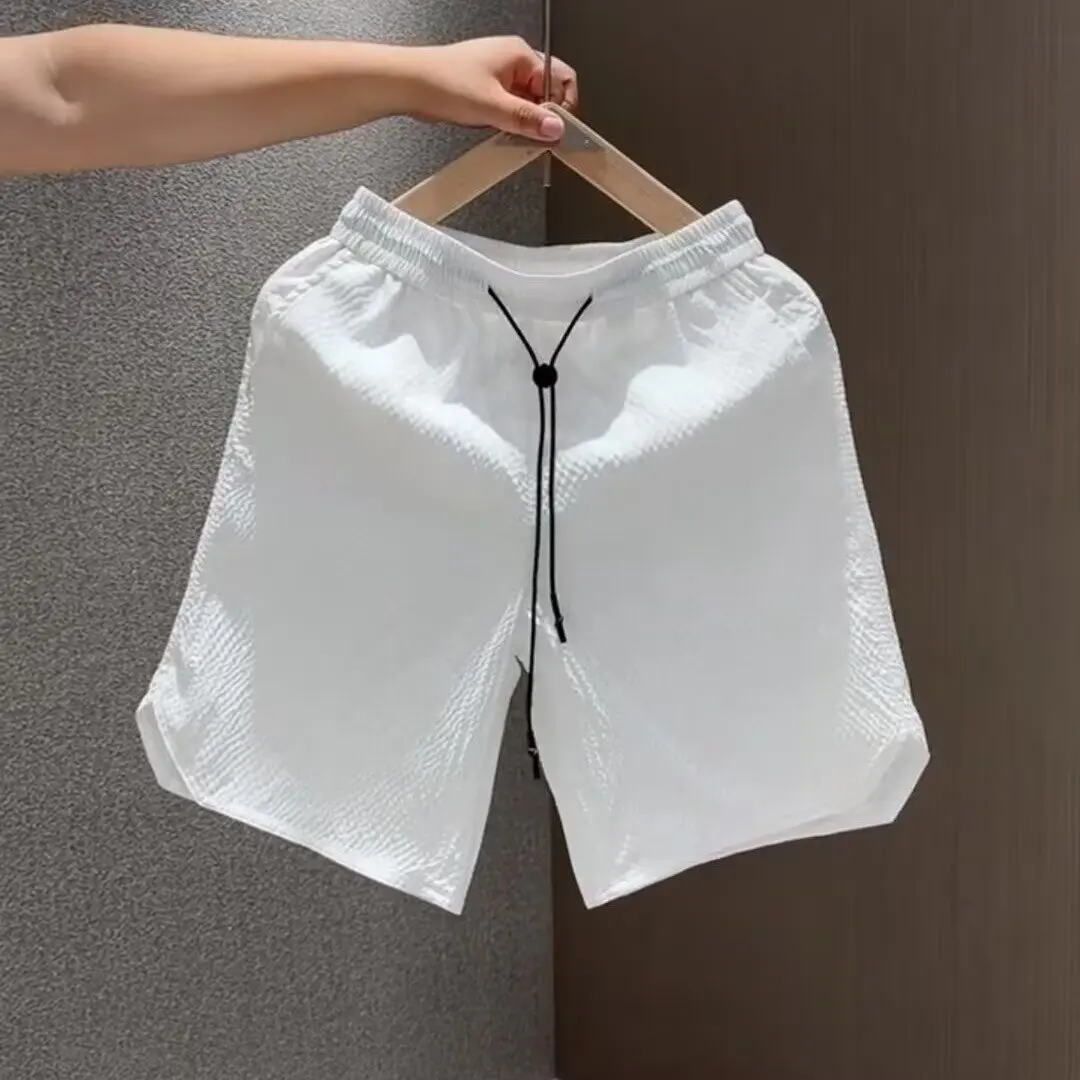 

Новые летние мужские повседневные дышащие пляжные брюки с пузырьками, спортивные брюки с пятью точками, свободный крой из ледяного шелка