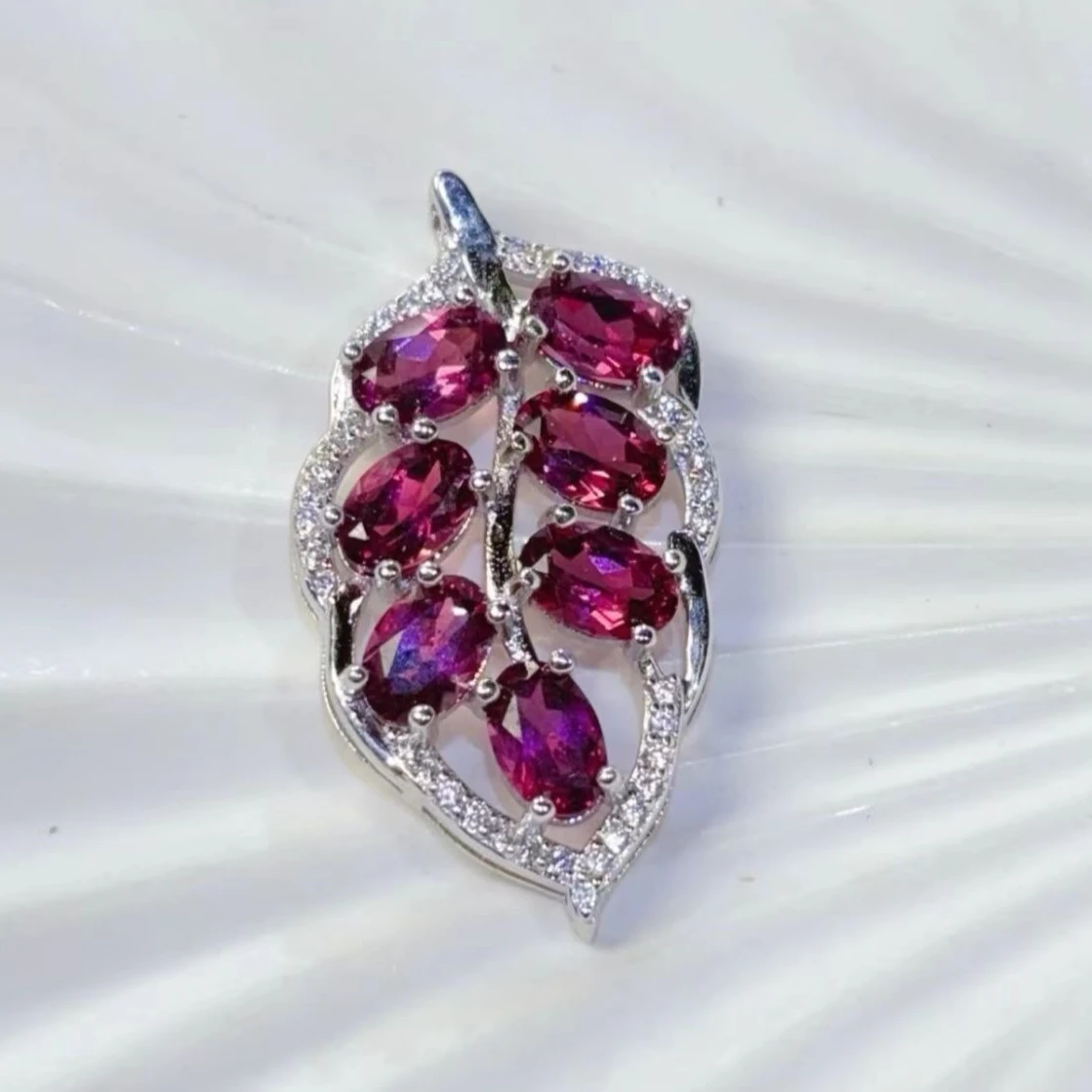 

Элегантный кулон из серебра 925 пробы в форме листа, кулон из натурального пиропа с гранатом, 4 мм * 6 мм, 3,5 карата VVS, серебряные ювелирные изделия с гранатом