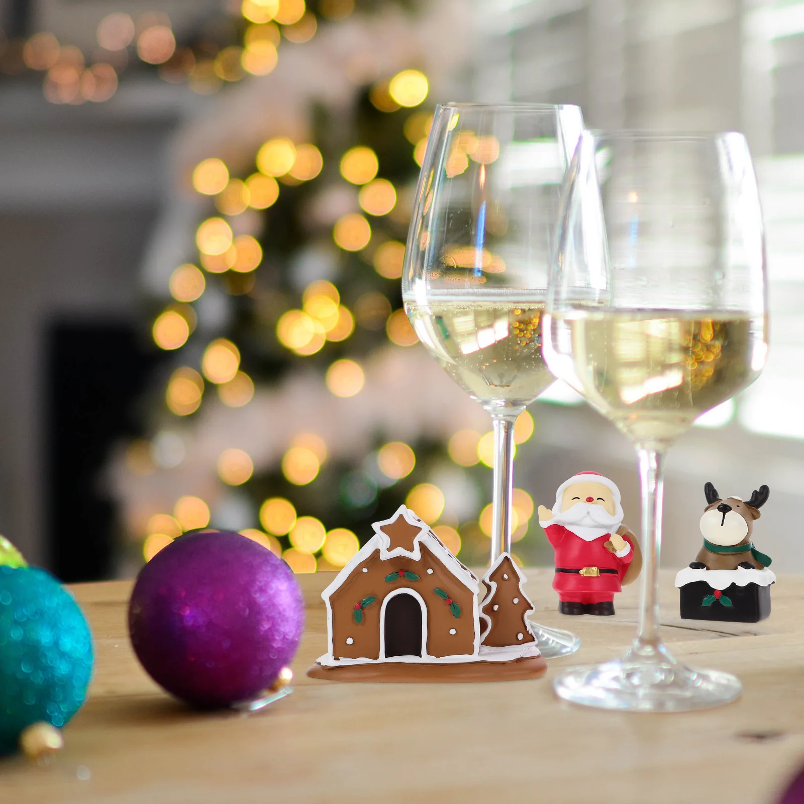 

3Pcs Mini Resin Xmas Decorations Micro Landscape Statues for Christmas Home Office Desktop Shelf Holiday Decorative Indoor