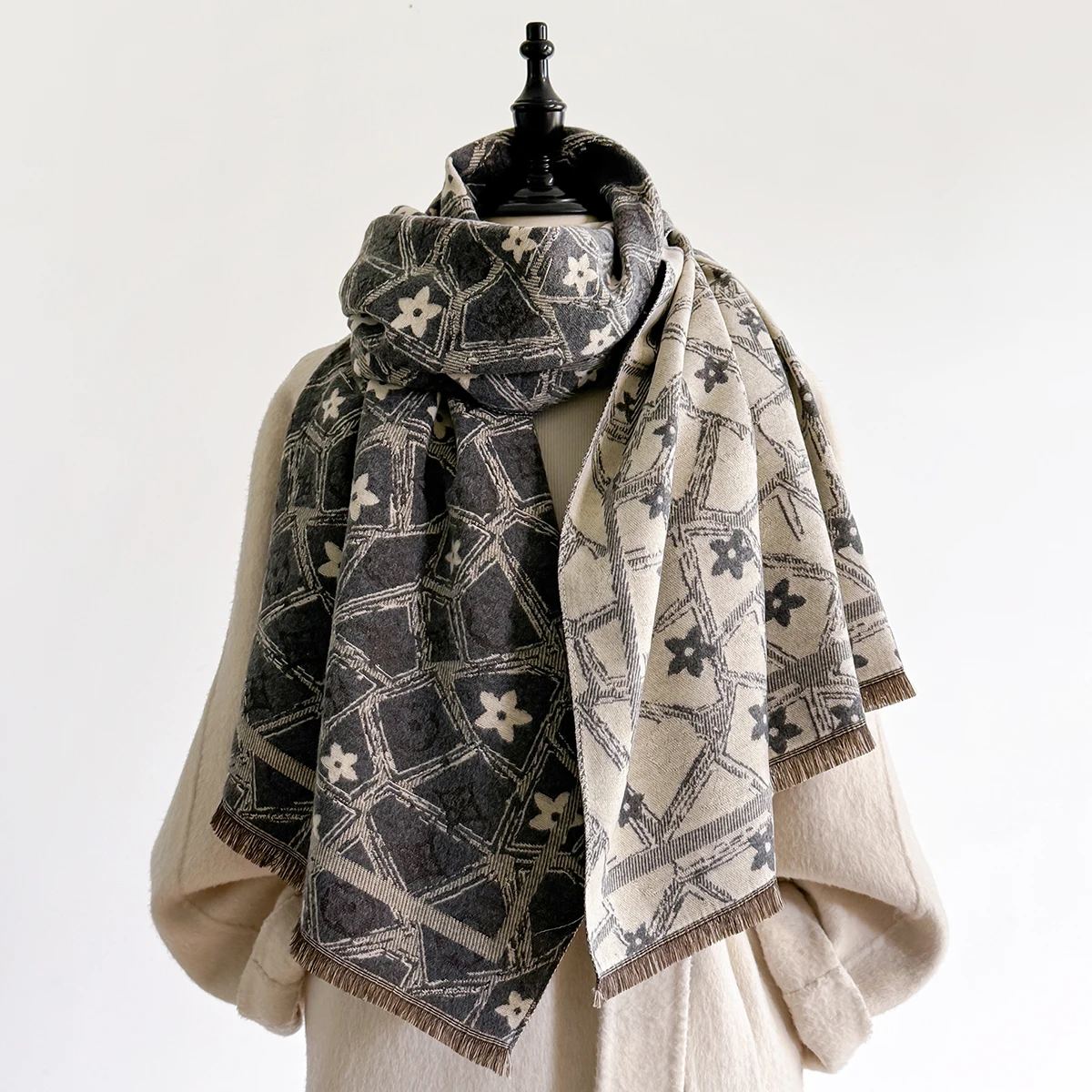 

Women's Fashion Warm Floral Poncho Imitation Cashmere Winter Scarf Shawl Wrap Thick Pashmina Blanket Soft Female Accessory