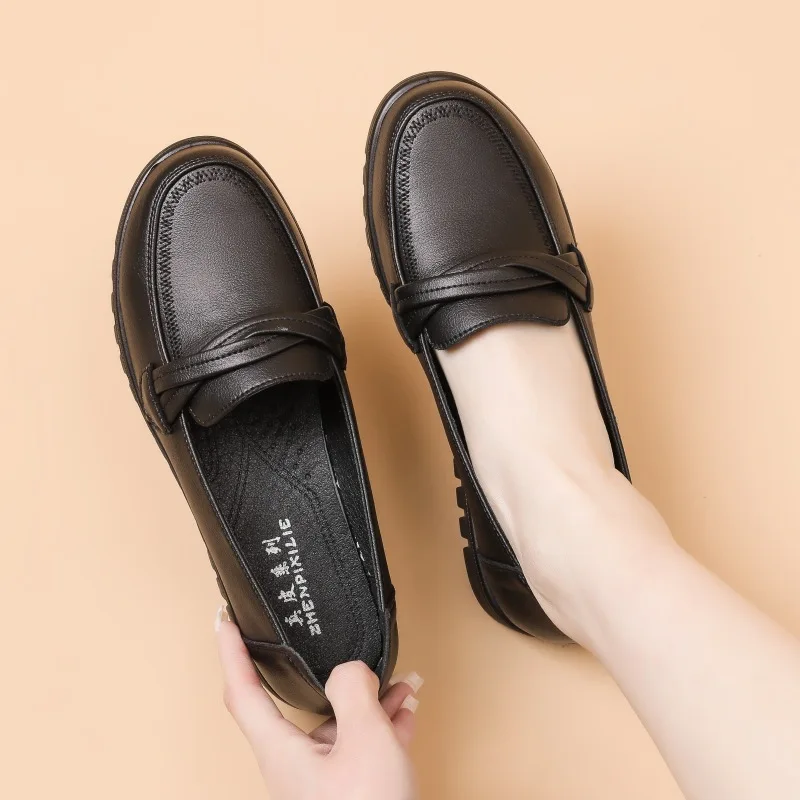 

Spring Autumn Woman Genuine Leather Women Flats Slip On Shoes Women Loafers Lightweight Casual Shoes Ladies Shoes Plus Size