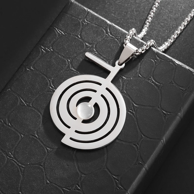 Creative and Fashionable Hollow Geometric Maze Pattern Pendant Necklace, Personalized Trendy Matching Jewelry