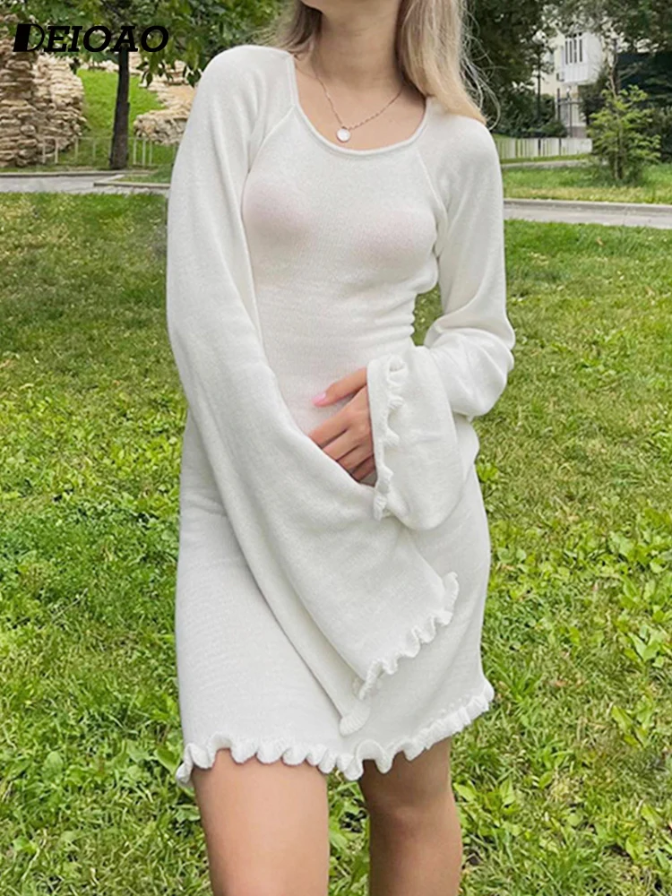 Deioao Knitted Open Backe O-Neck See-Through Sexy Mini Dress 2023 Women Speaker Long Sleeved Temperament Gentle Skirt Dresses