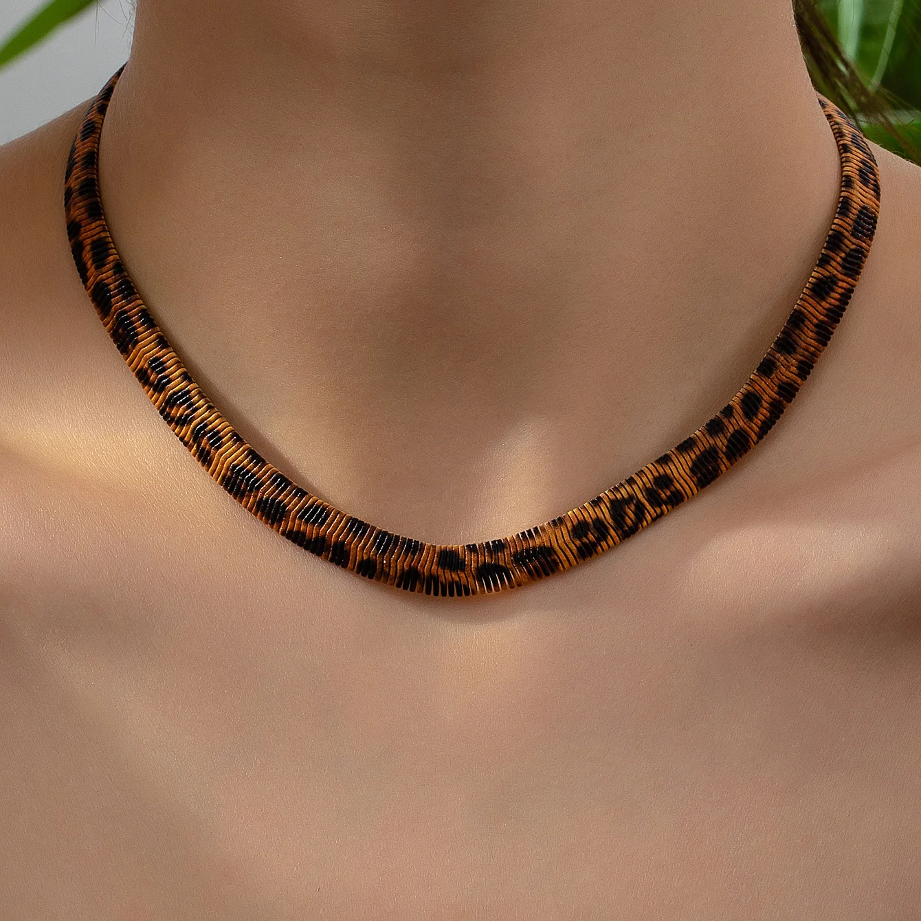 Necklace for Women Leopard Print Simple Exaggerated Retro Choker Necklace Accessories Holiday Party Gift OL Fashion Jewelry