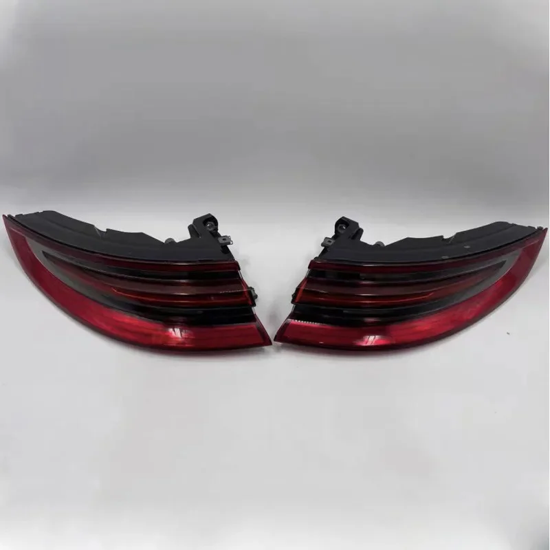 

Factory Direct Sale of Part 971 971.1 971.2 Taillight 2017-2020