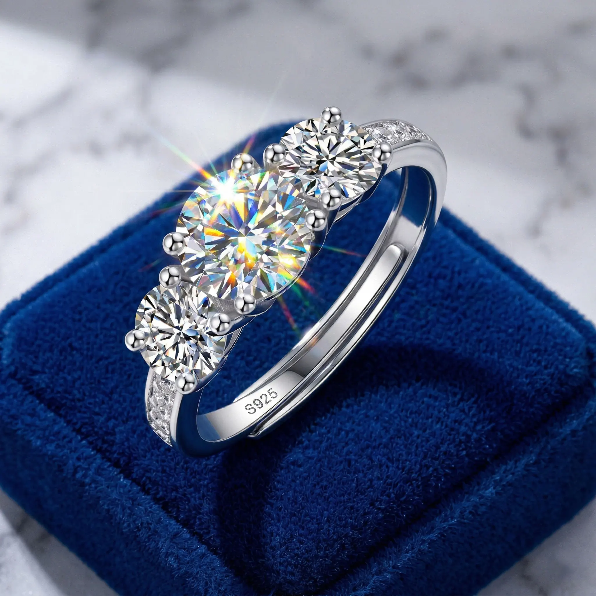 

Кольцо с муассанитом 1 карат, цвет D, чистота VVS1, серебро S925, дизайн с тремя камнями, классическое обручальное кольцо, роскошное кольцо для предложения, подарок для девушки