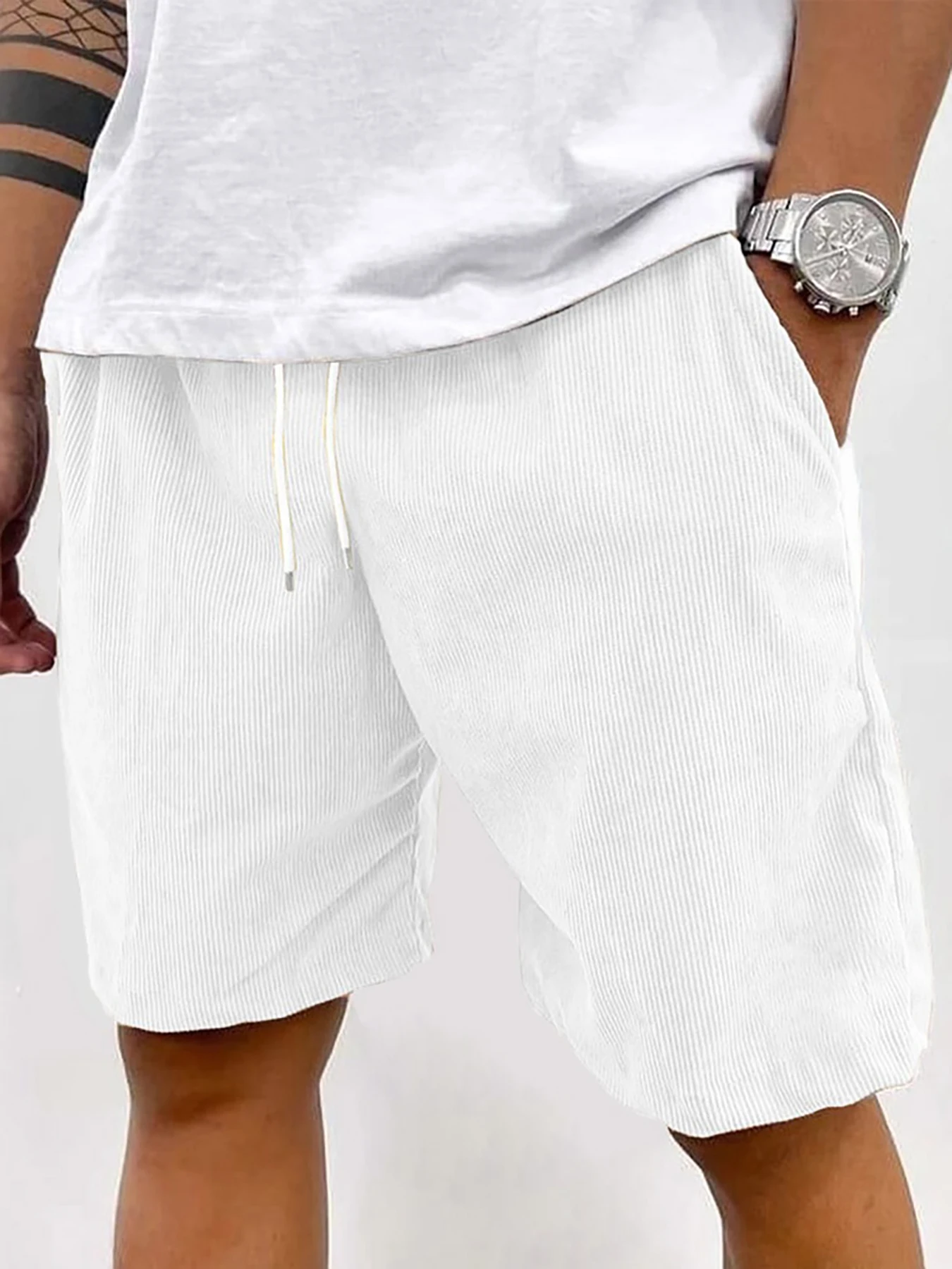 ：Men Corduroy Drawstring Waist Shorts, Solid Loose Fit Knee Length Casual Bermuda Shorts With Pockets, Soft Lightweight Daily Va