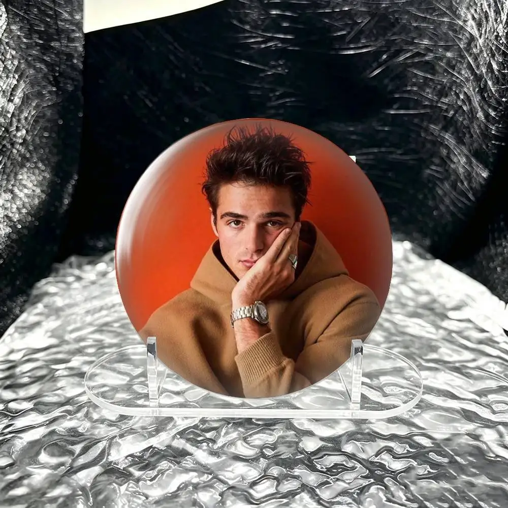 Jacob Elordi Brooch Metal Badge Brooch, Fashion Decorative Pins for Hat Bag Clothing Decoration Gift