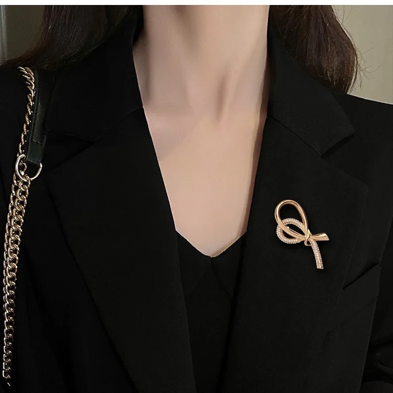 Light Luxury Metal Rhinestone Bow Brooches For Women Elegant Minimalist Crystal Brooch Pins Office Party High-end Jewellry Gifts