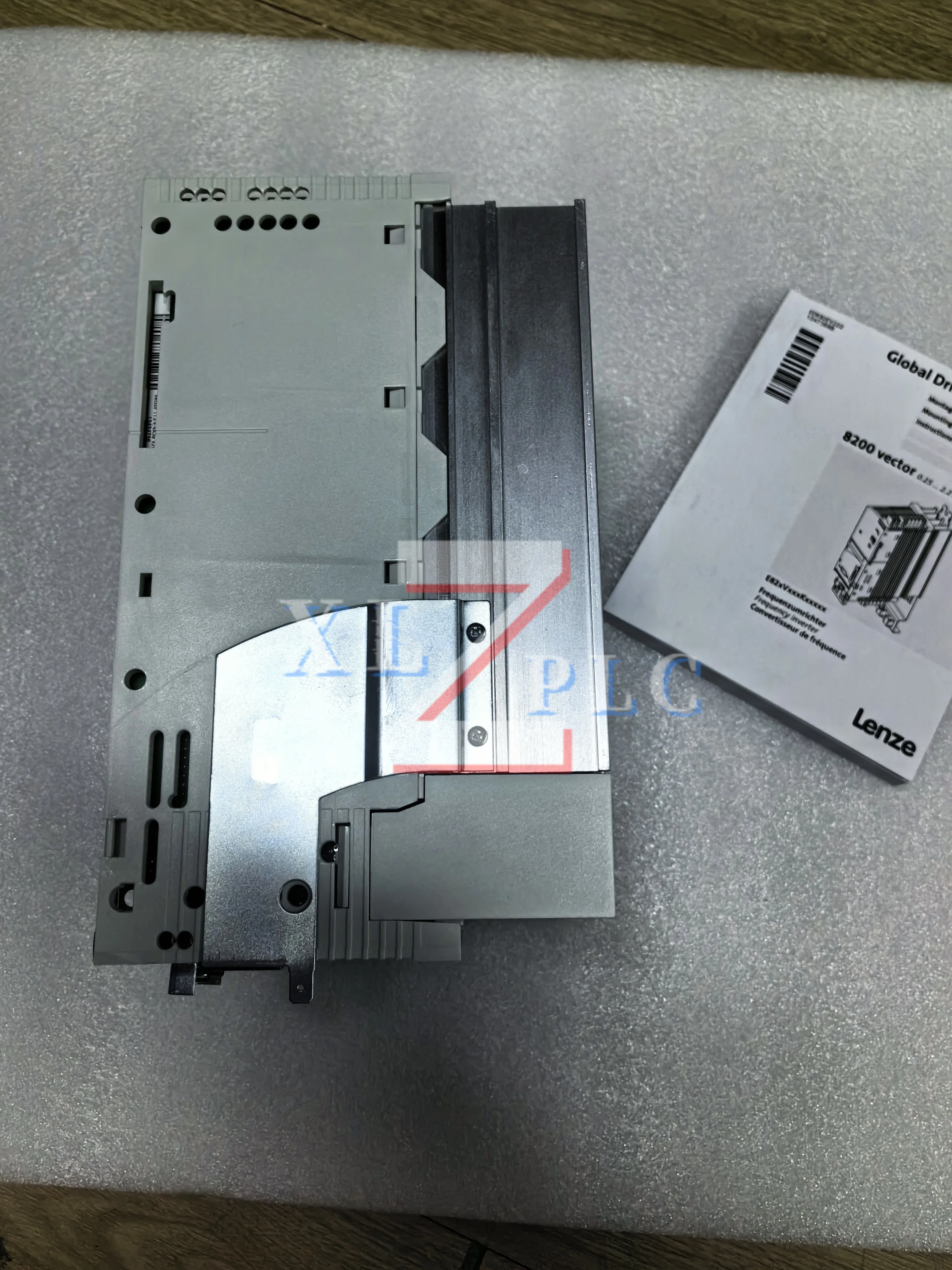 Servoazionamento nuovo originale E82EV113K4C E82EV113K4C200 E82EV752K4C E82EV752K4C200