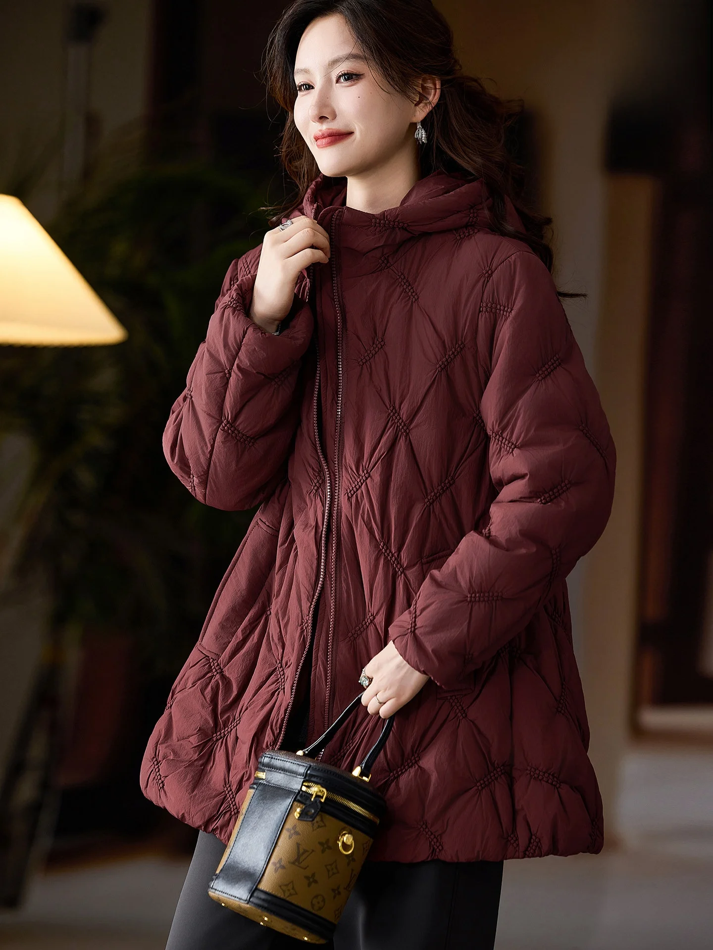 

Свободная утепленная хлопковая куртка с капюшоном для женщин, модное пальто с ромбовидным узором в уличном стиле, большие размеры, европейские товары