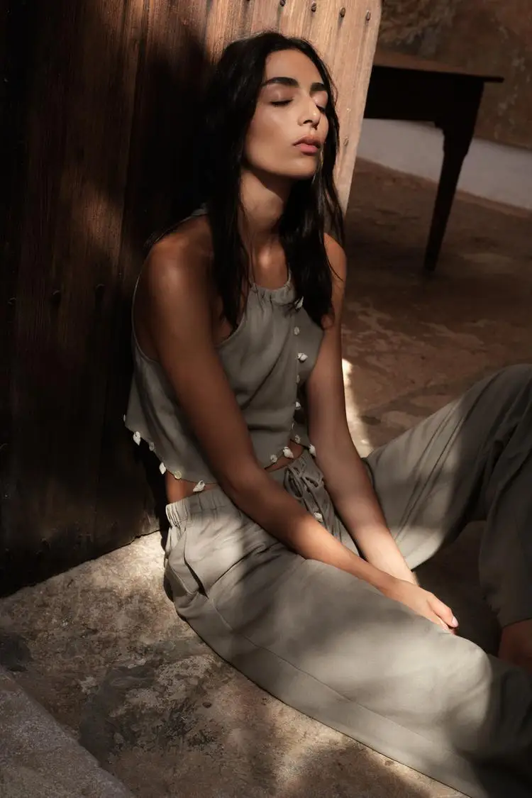 

New Women's Faion ell Decorated Vaion Sle Wide Leg Pants And Strap Top Set Summer 2024 Collection