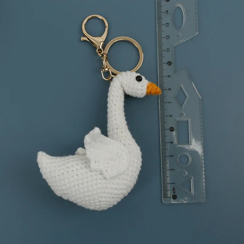 Kreativer Gehäkelter Gänse-Anhänger Handgefertigter Cartoon-Schlüsselanhänger Gestricktes Tier-Rucksack-Dekor Geschenk für Paare – Detail 1