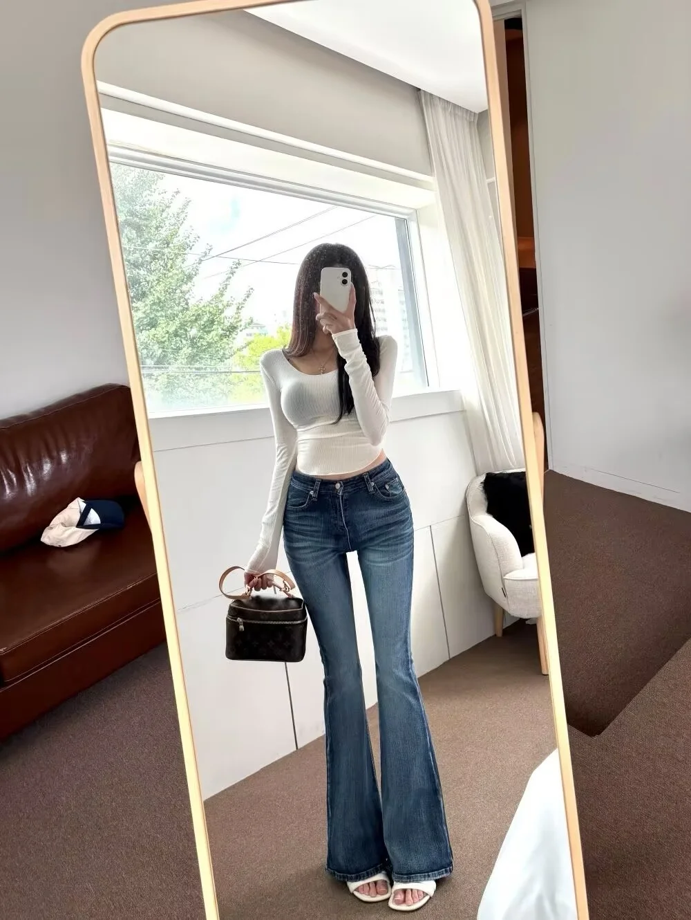 

Retro High Waist Slim Fit Denim Jeans Korean Sle Superior Hip Line Waed out Distred Bootcut Tummy Control Women's Jeans