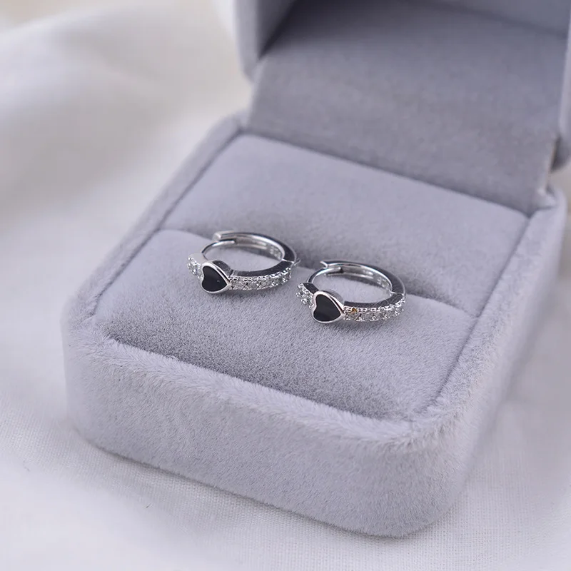 925 Sterling Silver Buckle Black Love  Ins Temperament All-matching Earrings for Women Cold Wind 2023 New Earrings