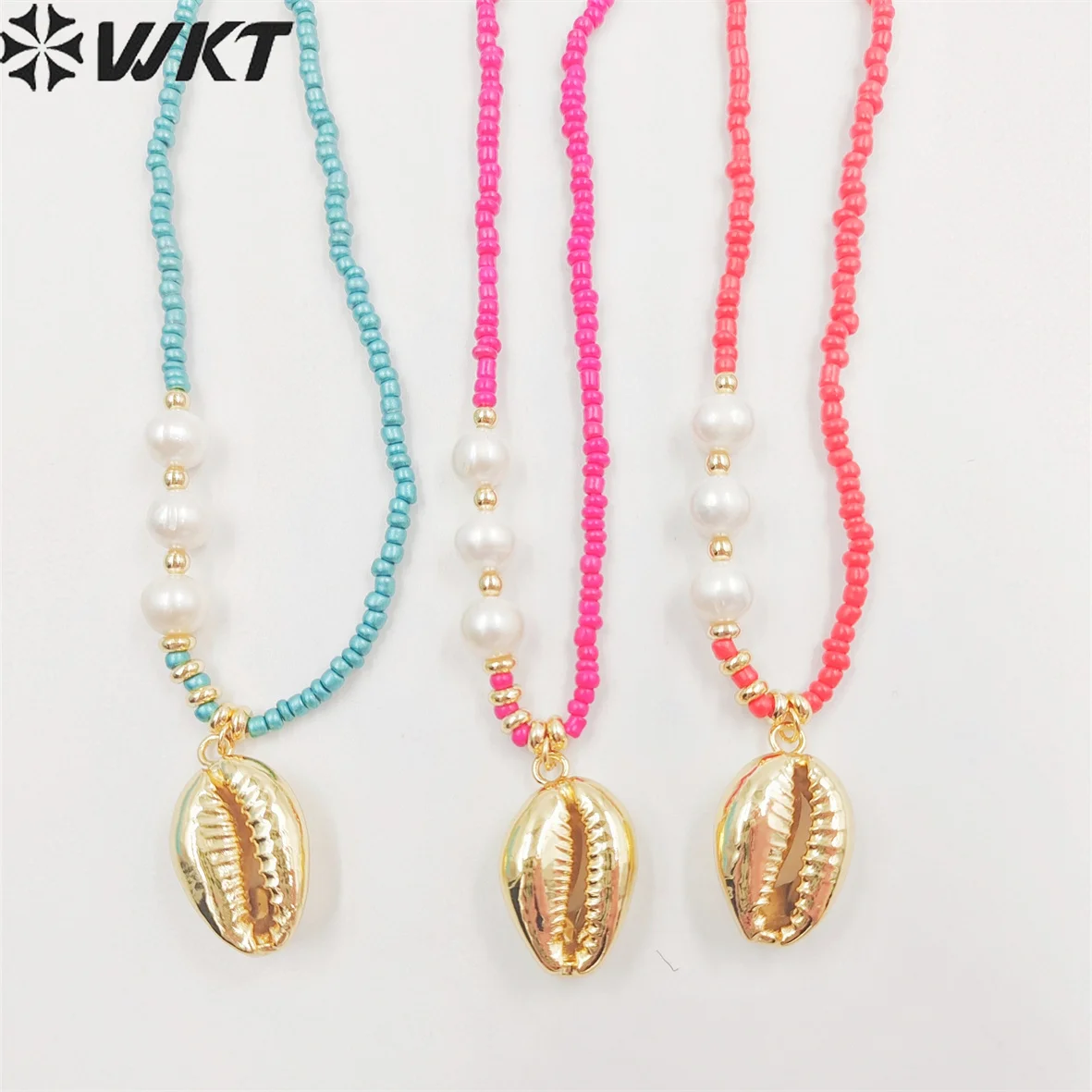 

WT-JN211 Summer Hot sales fashion gold conch pendant with beads necklace tiny 16 inch long beads charm shell necklace