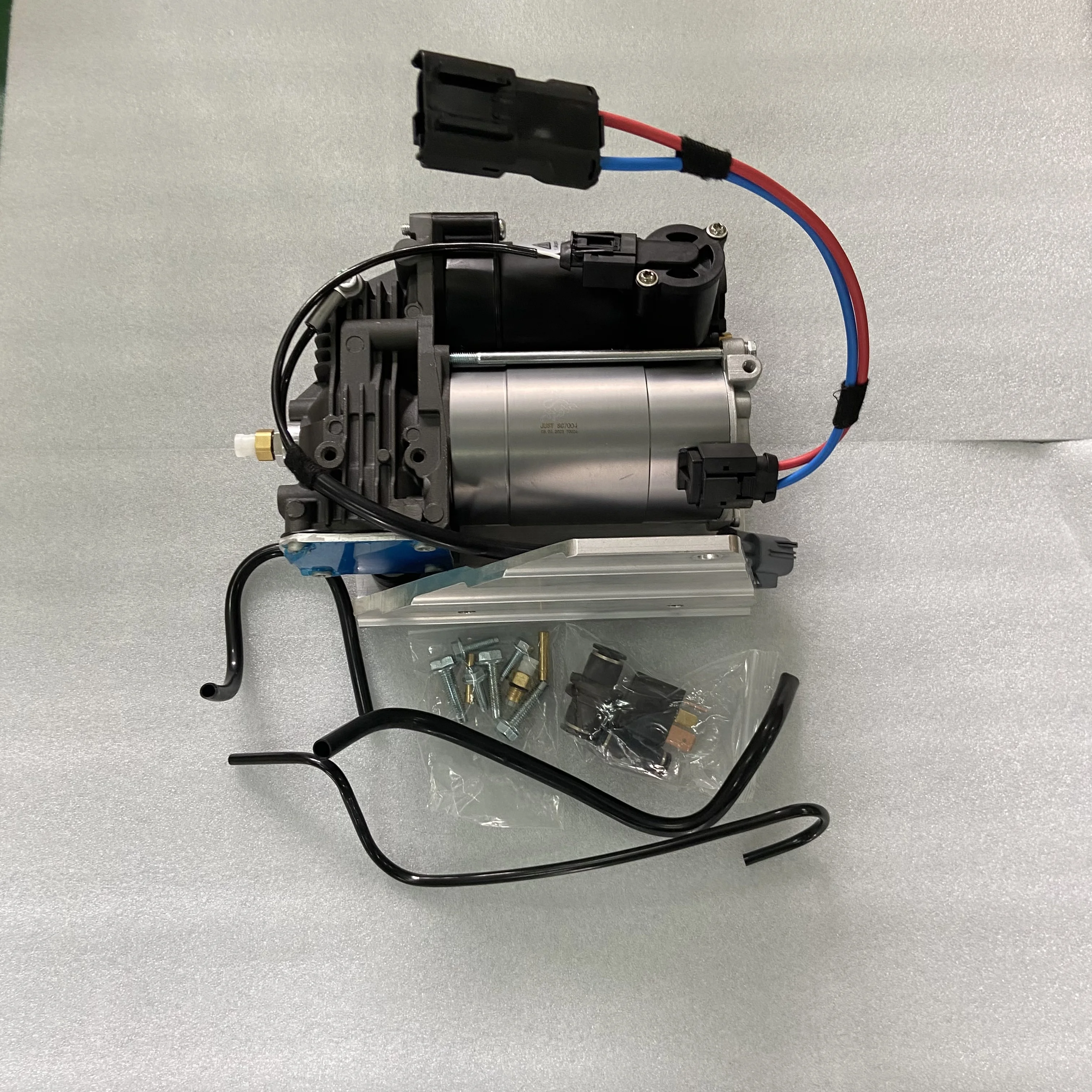 

Factory Price Ordered LR045251 Air Suspension Compressor Fit for Discovery 3 4 LR3 LR4