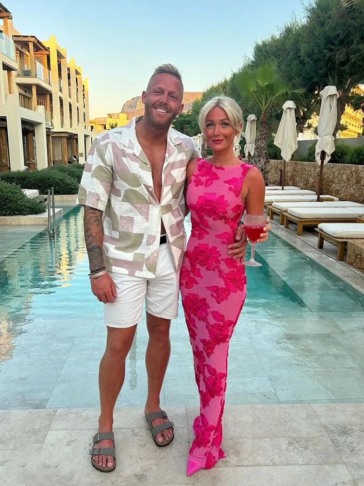 2026 여름 해변 휴가 롱 드레스 여성 우아하고 시크한 O넥 민소매 장미 메쉬 자수 바디콘 맥시 드레스