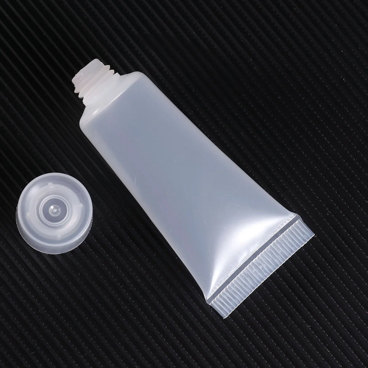 40 قطعة 10 مللي زجاجات السفر القابلة لإعادة الملء خفيفة الوزن قابلة للعصر مانعة للتسرب أنابيب بلاستيكية للشامبو هلام الاستحمام غسول المحمولة