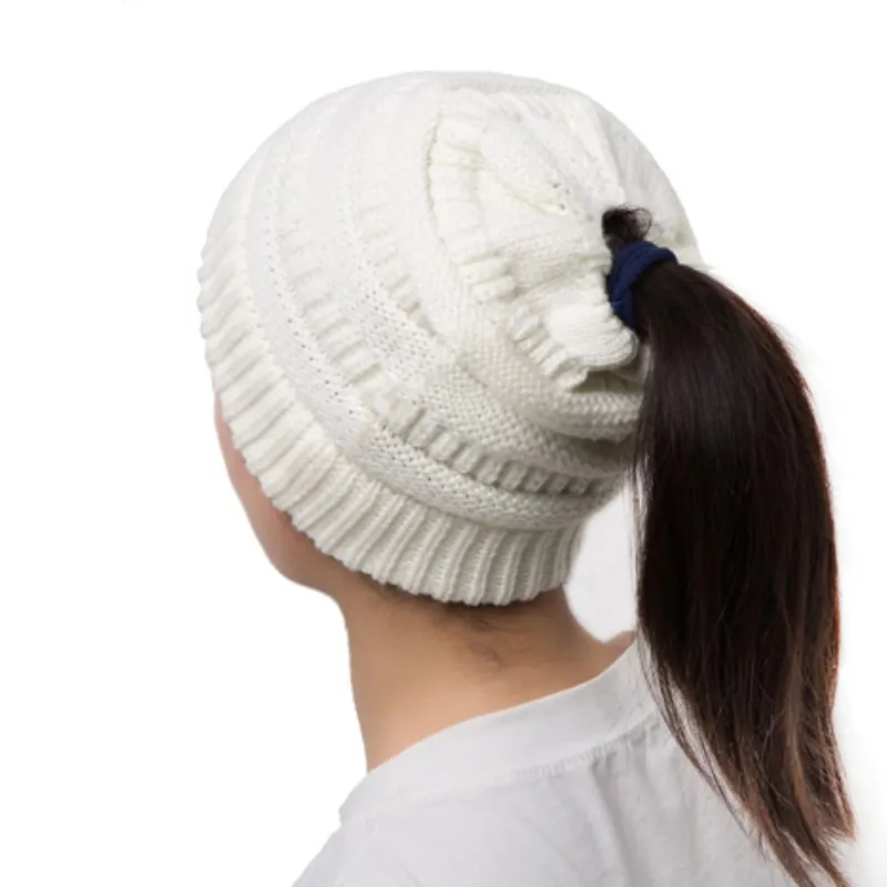 Frauen Herbst Winter Pullover Kappe Koreanische Outdoor Warme Mütze Einfarbig Gestrickte Pferdeschwanz Kappe Ohr-Schutz Radfahren Hut