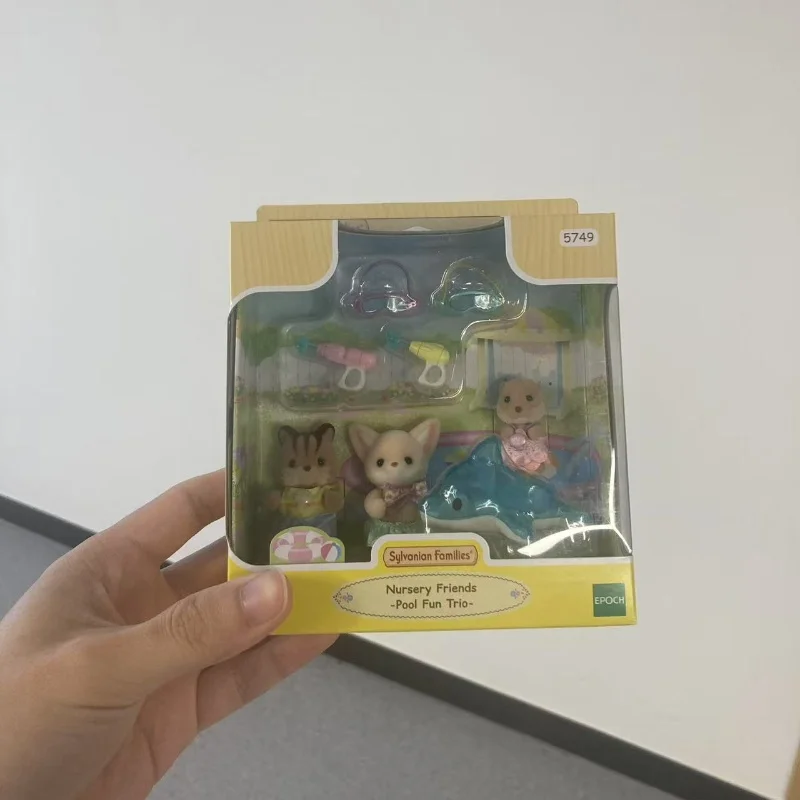 Famiglie Sylvanian Accessori in miniatura Ragazza Bambini Giocattoli Calico Critters Doll Friends Nursery Pool Divertimento Trio Giocattoli per bambini