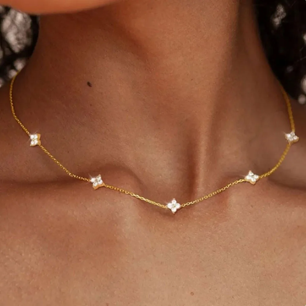 Image of 925er Silber vergoldete vierblättrige Blumen-Zirkon-Kettenhalskette für Damen, luxuriöse Kragen-Charm-Halsketten, Trend-Schmuck 2025,