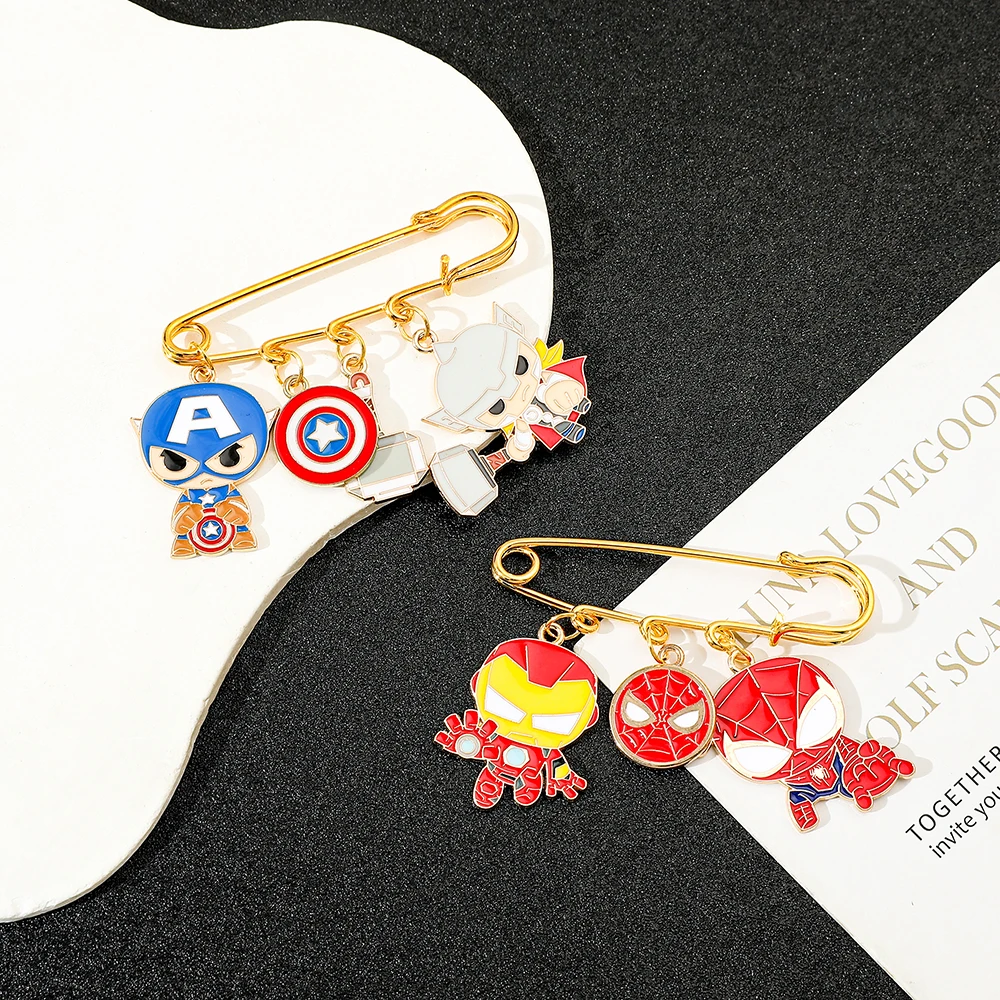 Marvel Spiderman Capitán América Iron Man esmalte broche colgante de metal dibujos animados exquisito accesorio de moda para niños y hombres