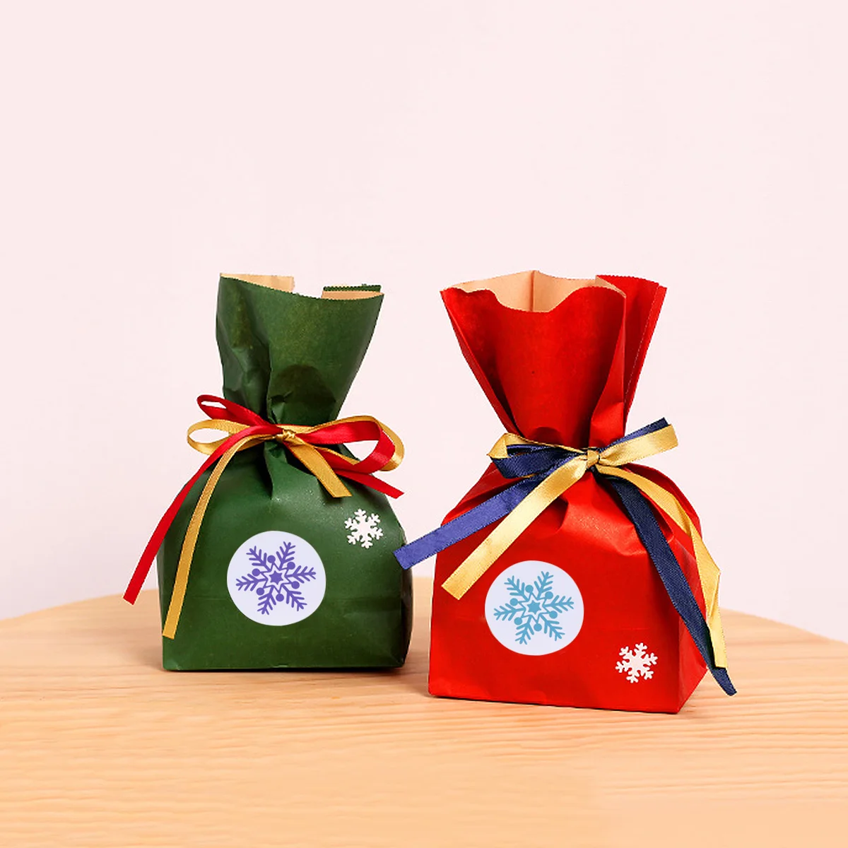 

2 Roll Snowflake Stickers Snowflakes Party Christmas Decor Sealing Paper Paste Decal