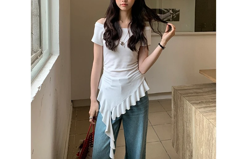 

2025 Summer Style Irregular Ruffle Edge Design One Shoulder T-shirt Short Sleeve Top