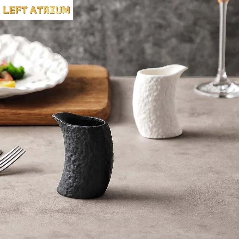 Irregular Ceramic Gravy Boats Curved Steak Sauce Pot Seasoning Pot Small Milk Can Milk Cup Solid Color Creative Kitchen Tool
