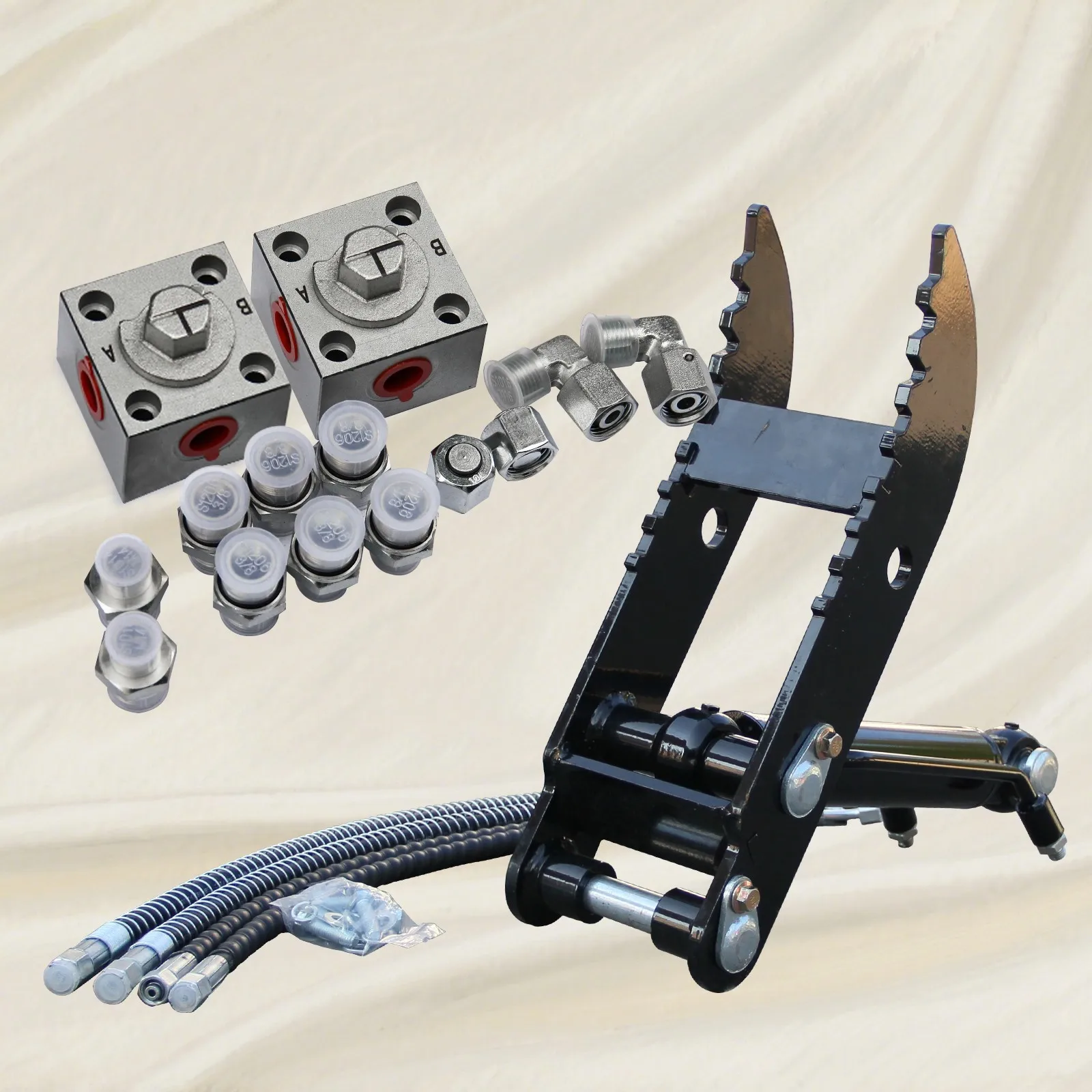 

Hydraulic thumb clamp suitable for 0.8-1.5 ton small Excavators, equipped with 2 oil pipes and 2 hydraulic pipes - efficient ope