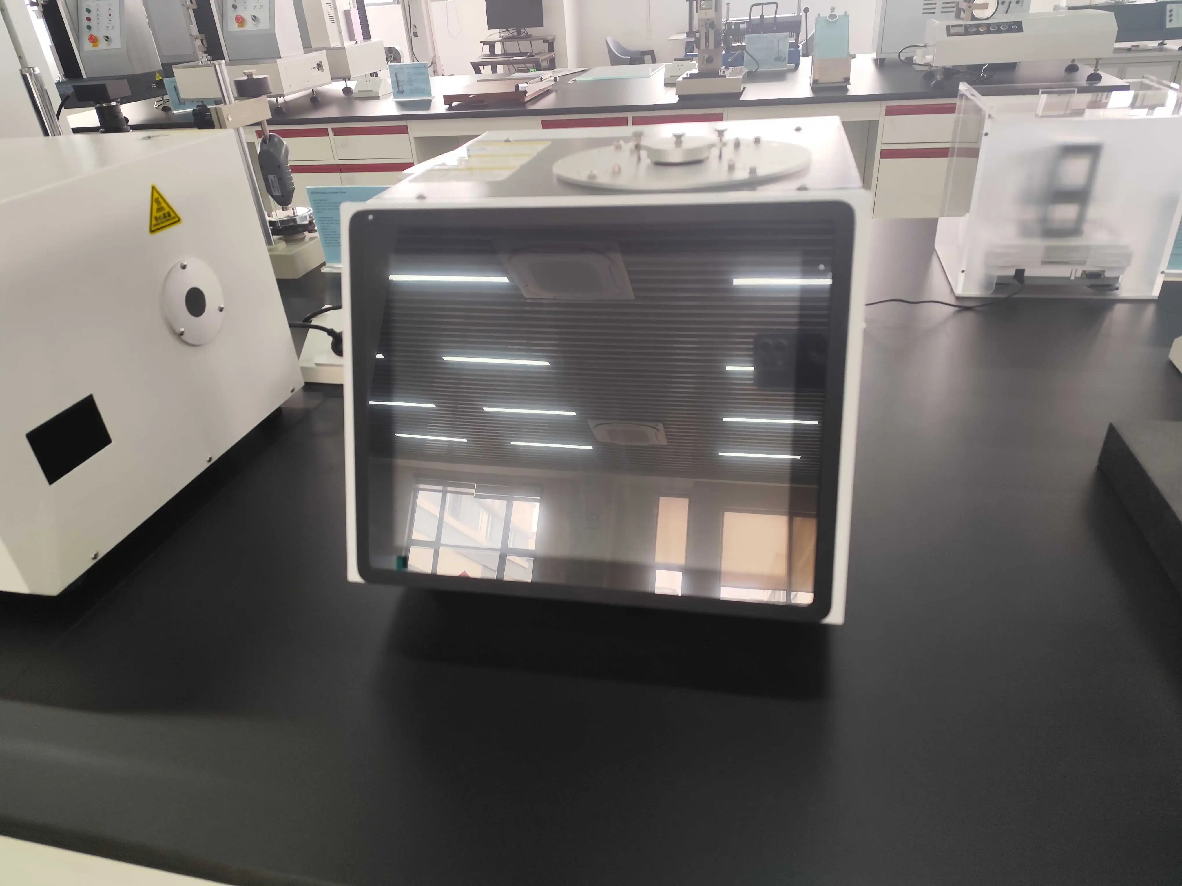 A New Thermal Analysis Instrument, Differential Calorimeter Scanner, with Analysis Software and Computer Processing System