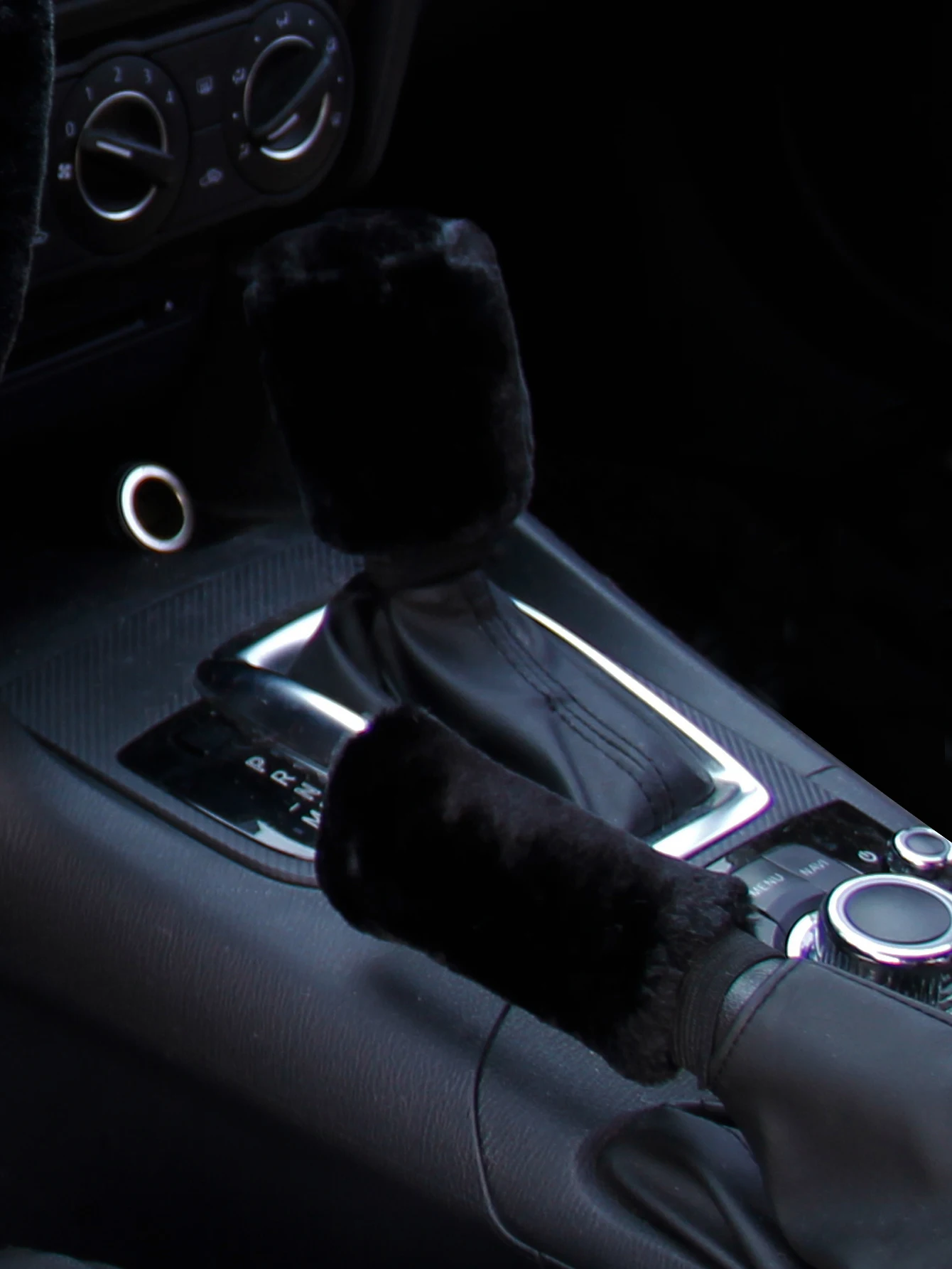 Winter Plüsch Glänzendes Leder Auto Lenkradbezug Randlose Handbremsabdeckung Schalthebelabdeckung - Autodekoration Zubehör – Detail 3