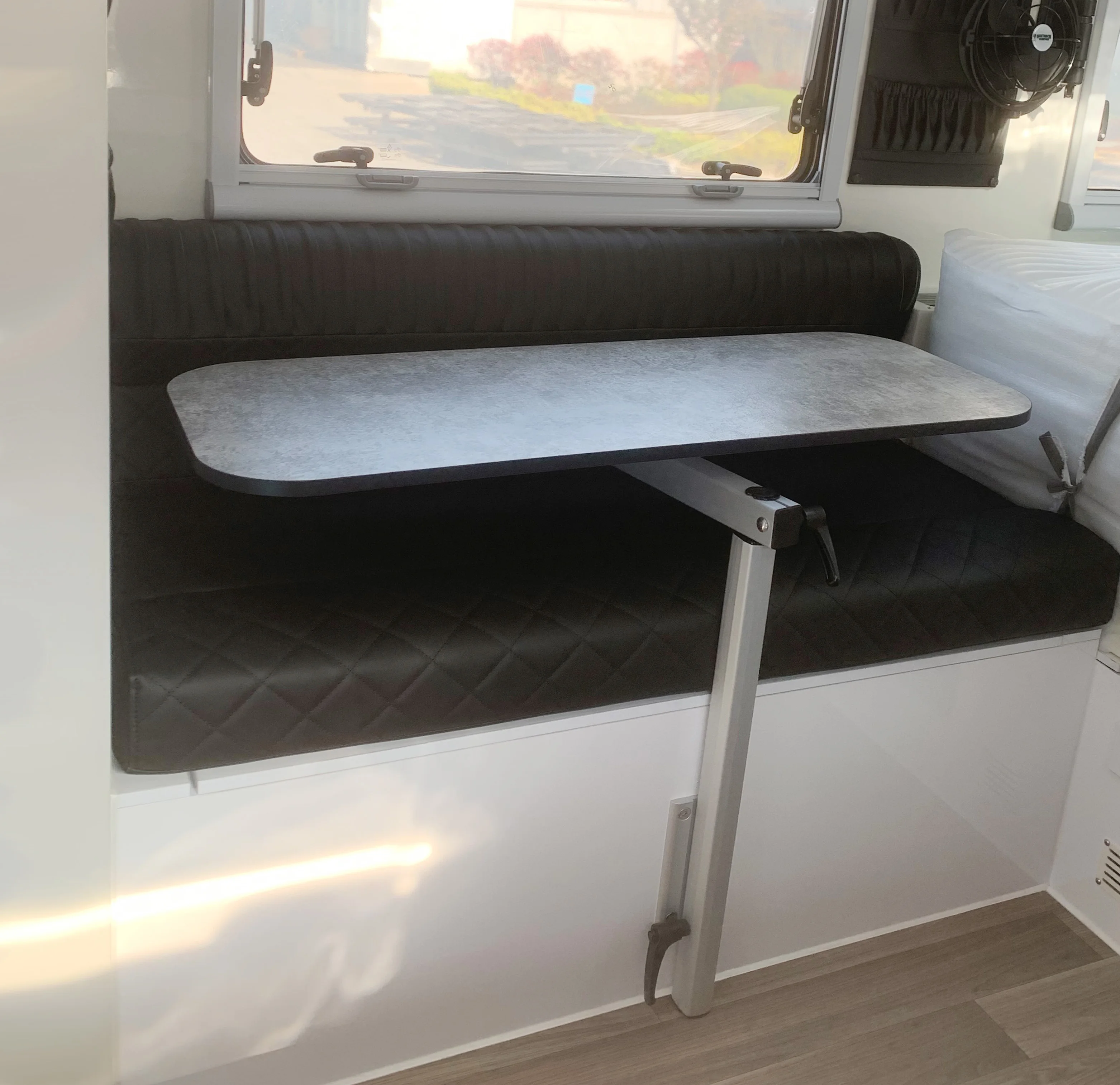 

COMPAKS Factory Direct Sales Trailer Parts Easy-installation Rotatable Table Leg
