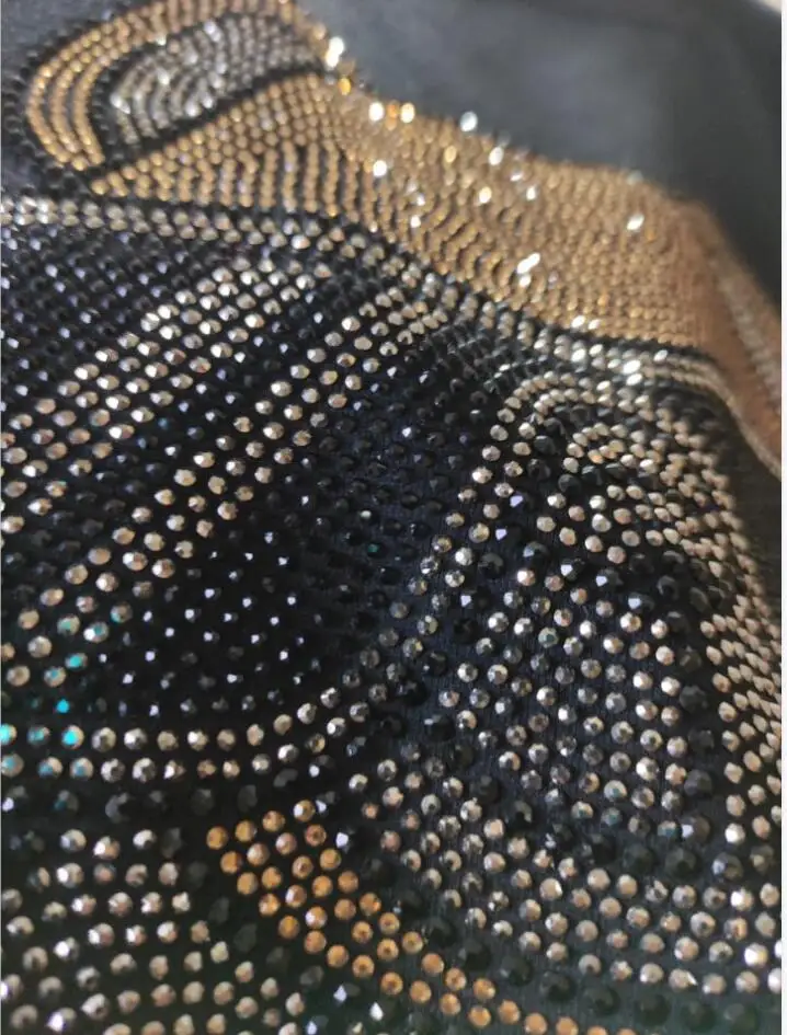 2025 Estate Manica corta T-shirt Abbigliamento donna Orso cartone animato Strass 100% cotone Moda Streetwear O Collo Maglietta da donna