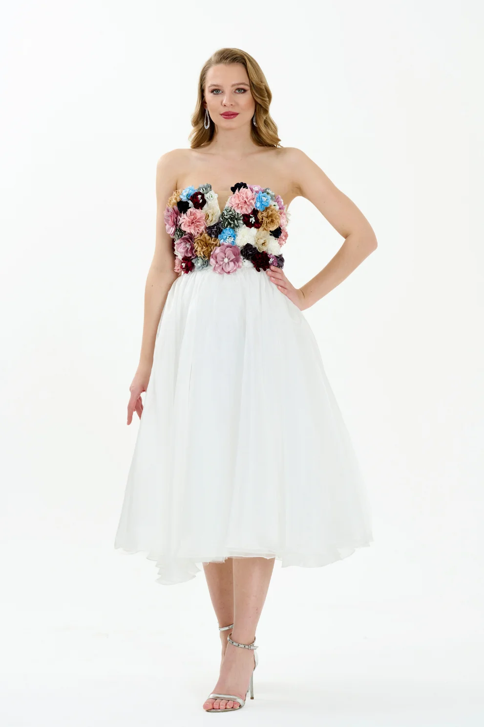 

Индивидуальные современные стильные тюлевые платья с цветочным принтом крест-накрест и складками трапециевидной формы без бретелек миди платья на заказ изысканные подходящие