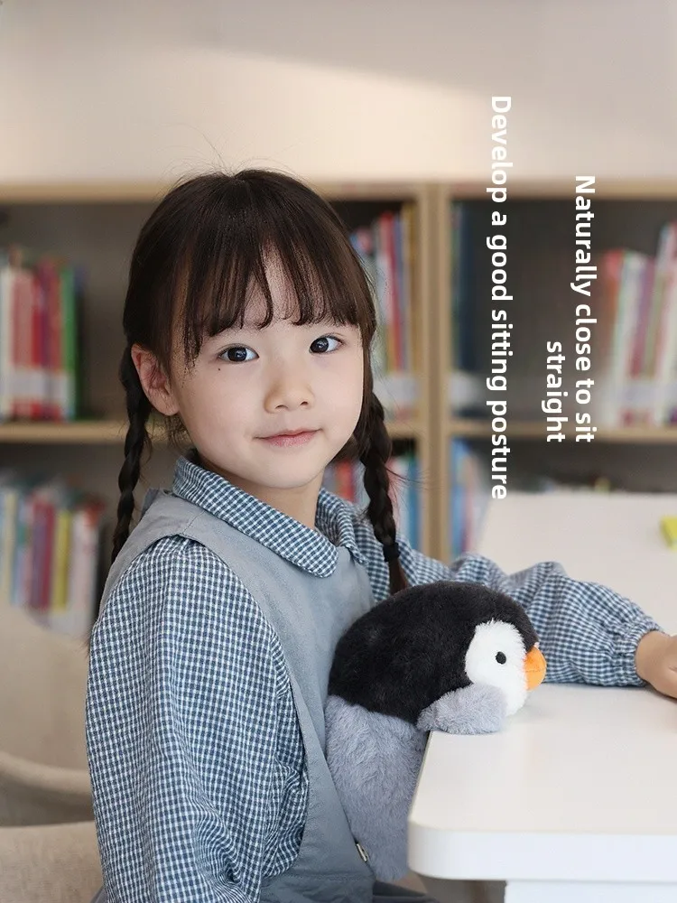 دمية من القطيفة على شكل دمية بوستور بال، ملحقات حقيبة مدرسية، مصحح وضعية الجلوس اللطيف، دعم الظهر، هدية للفتيات، دمية من القماش