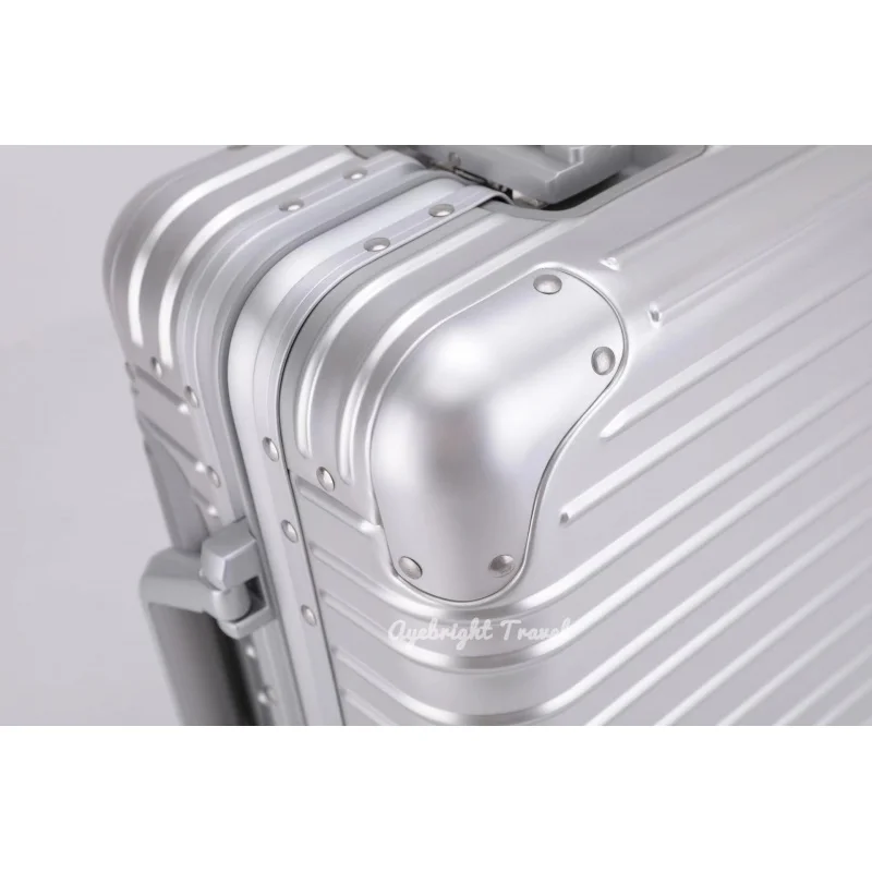 

Full Aluminum Magnesium Suitcase Luggage Aluminum Frame Luggage Password suitcase on wheels 20/24/26/29middle size luggage