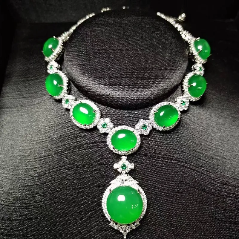 Exquisite Fashion Light Luxury Personalized Necklace, Suitable for Daily Wear and Jewelry