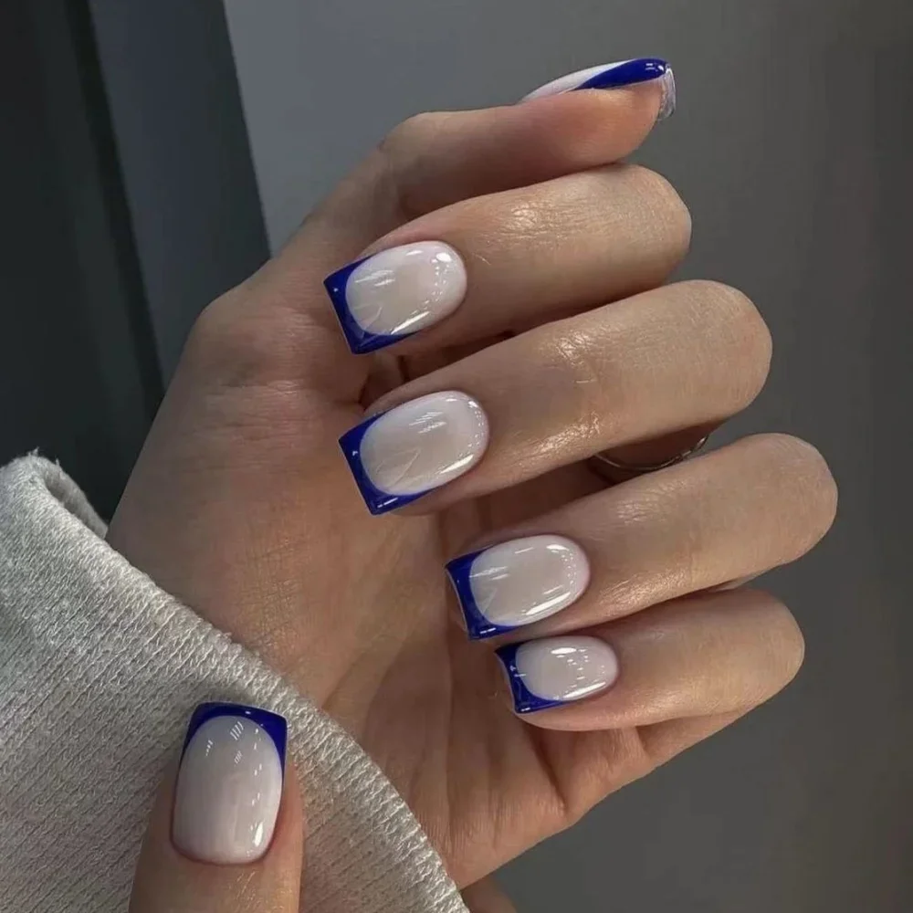 Ensemble de Faux Ongles à Pression N64.Set, Design de Fleurs Roses et Blanches, Nail Art Français, Simple, Court, Carré, Portable avec de la Colle Gelée, 24 Pièces