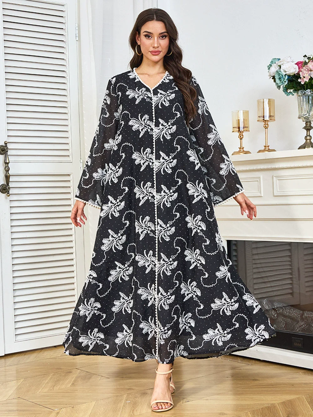 

Muslim Luxury Fashion Women's Thin Dress Middle Eastern Embroidered Large Size Loose Swing Islamic Robe