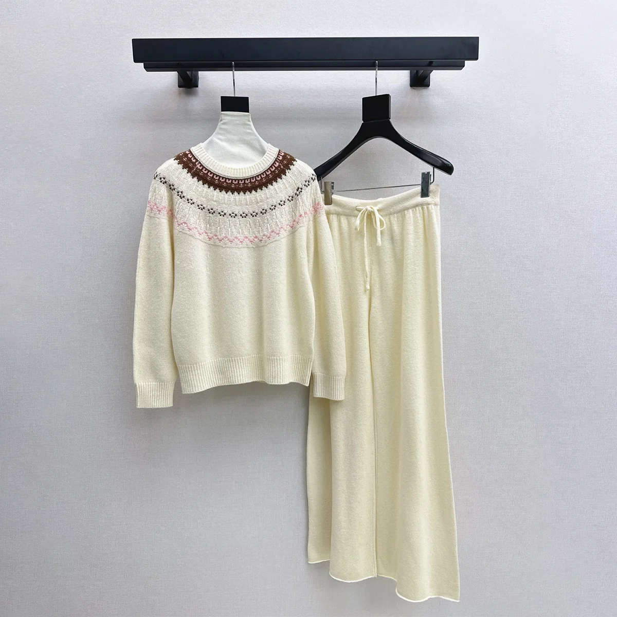 2026 High Quality Women Vintage Jacquard Knitted Two Piece Set, Loose Sweater & Drawstring Trousers261020114