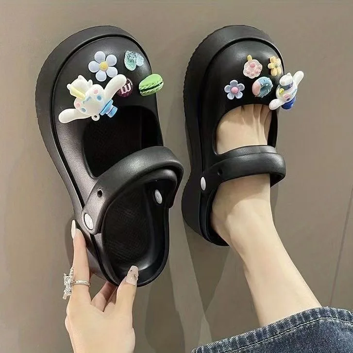 

Internet celebrity Cinnamoroll hole shoes for women wearing non slip thick soled Mary Jane toe shoes, cool slippers for summer